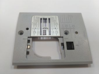 Игольная пластина в сборе с основой Janome MC-100